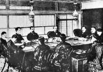4月17日：上海宝山钢铁总厂二期工程建成投产